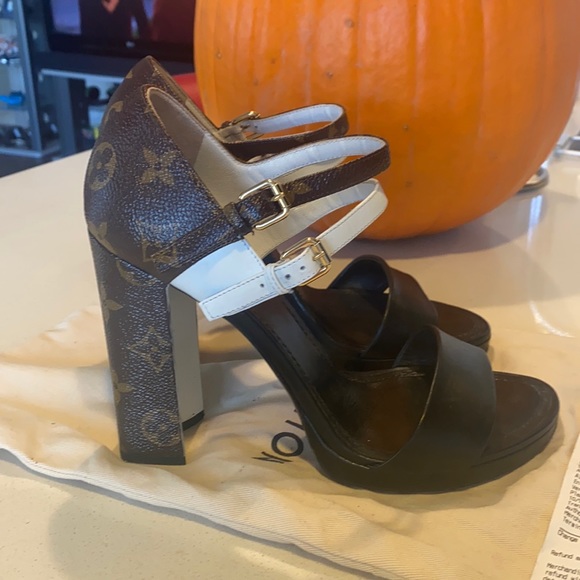 Louis Vuitton Brown and White Women's Heels - Picture 1 of 9